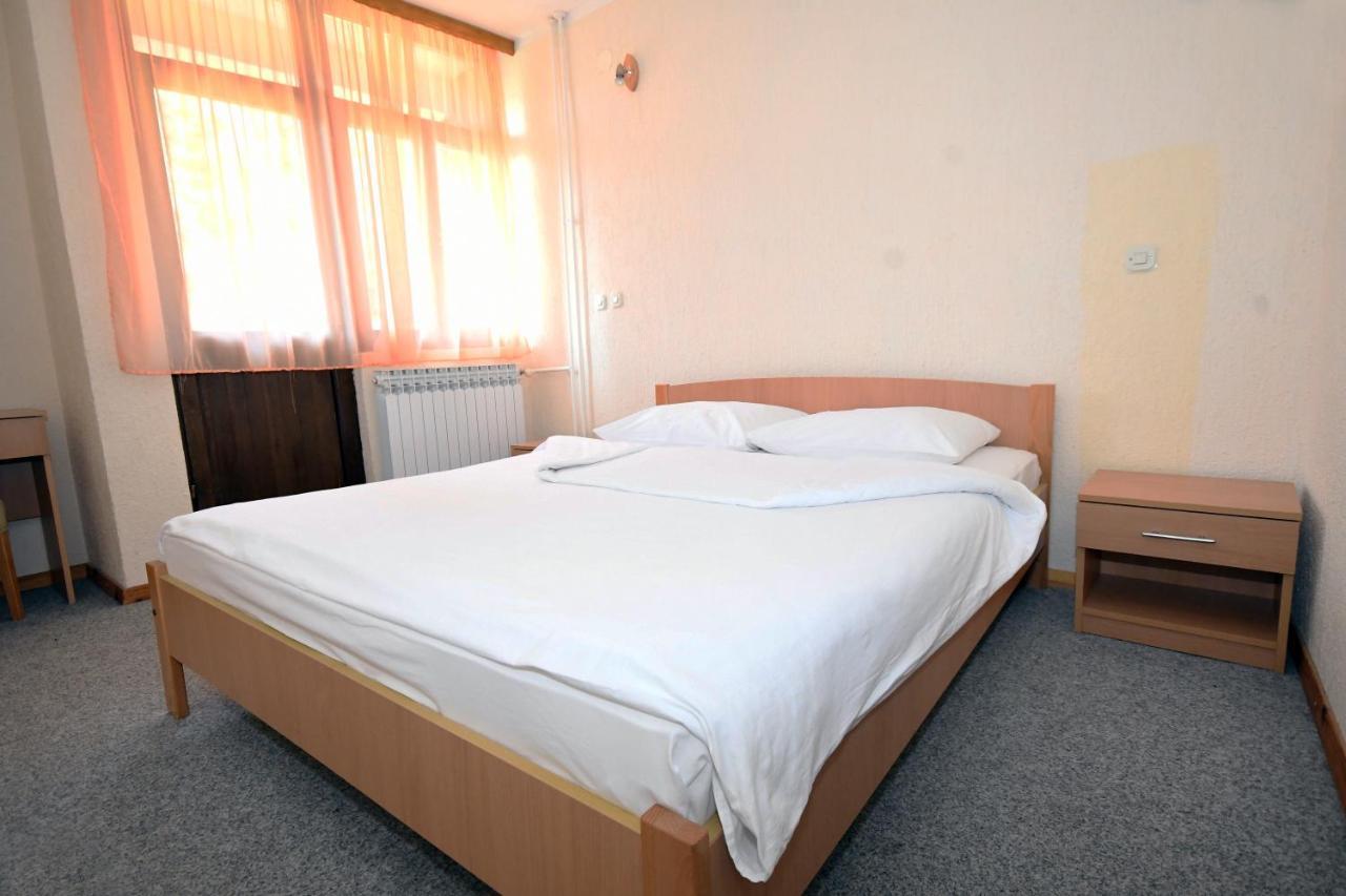Hotel Mladost 첸티슈테 외부 사진