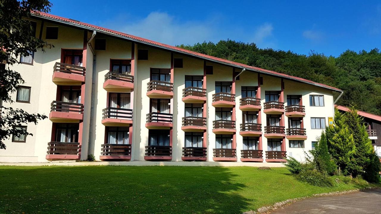 Hotel Mladost 첸티슈테 외부 사진