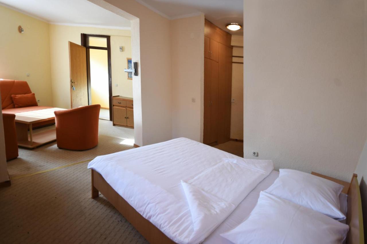 Hotel Mladost 첸티슈테 외부 사진