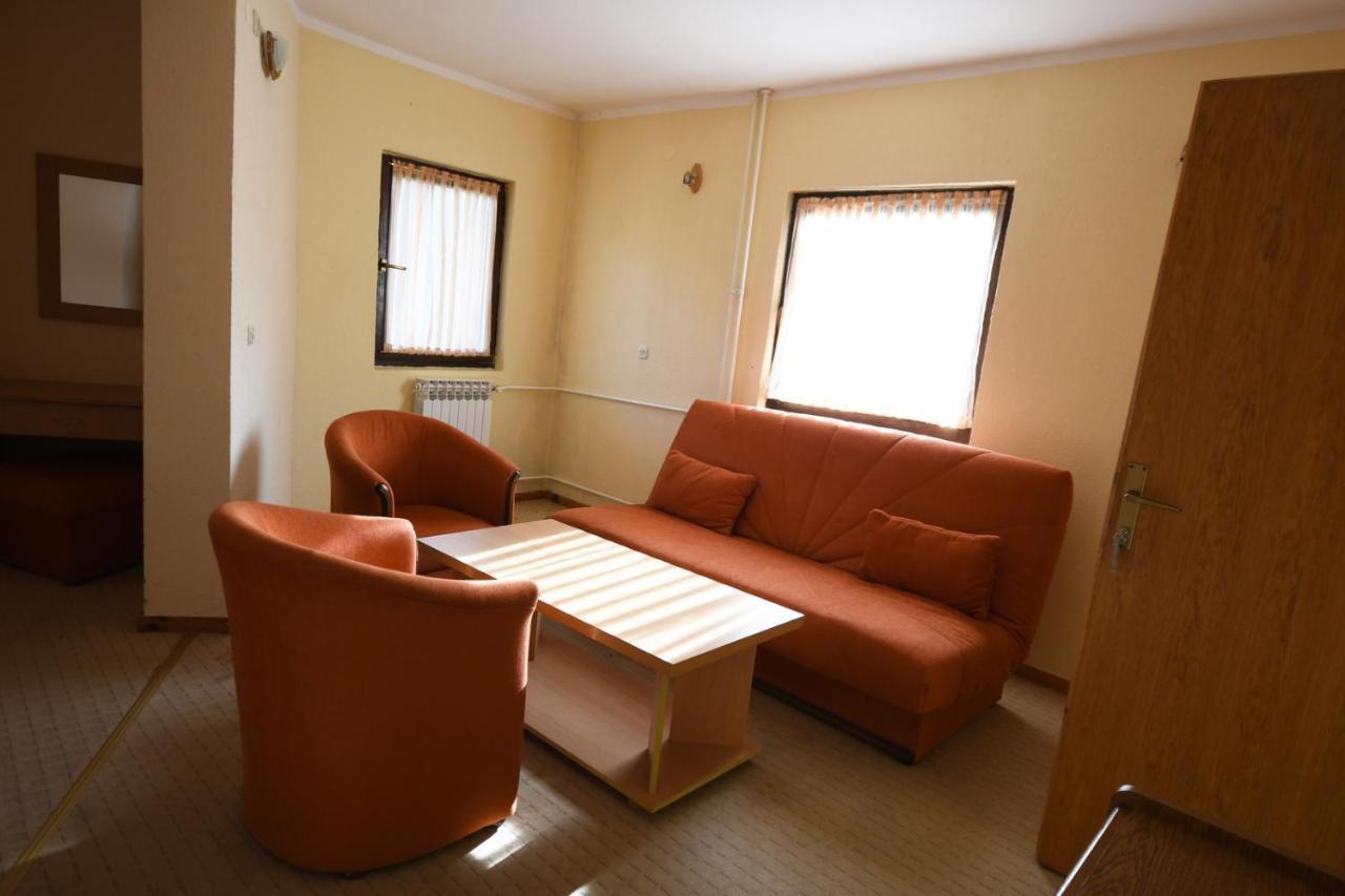 Hotel Mladost 첸티슈테 외부 사진